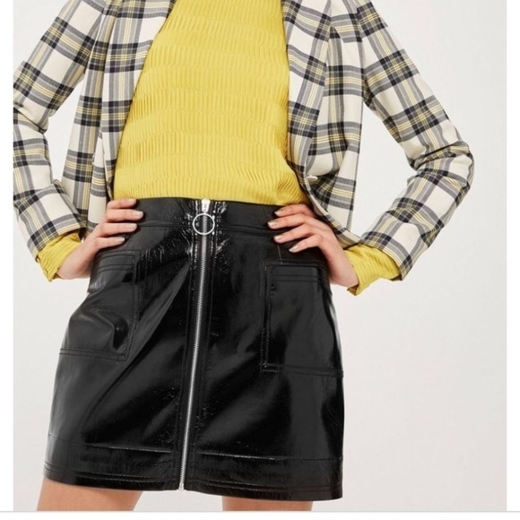 [Topshop ] Edgy Vinyl Mini Skirt - Picture 2 of 6